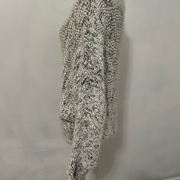 Pink lily women sweater - Picture 3 of 7